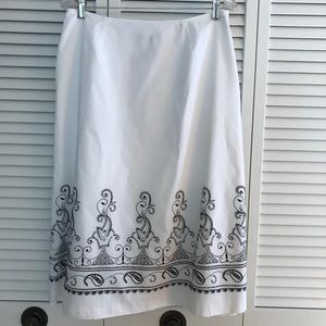 Nygard Collection Black Design on White Skirt Sz12